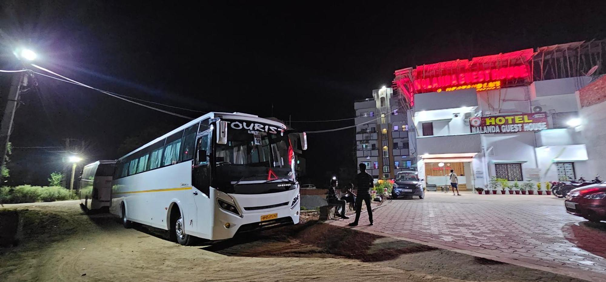 Hotel Nalanda Guest House Екстериор снимка